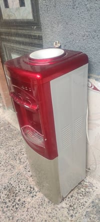 براد نضيف • ثلاجة