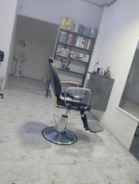 كرسي نضيف للبيع ڱڵـه. شغال 150 بي مجال اتصل ع رقم وتدلل 07501894553