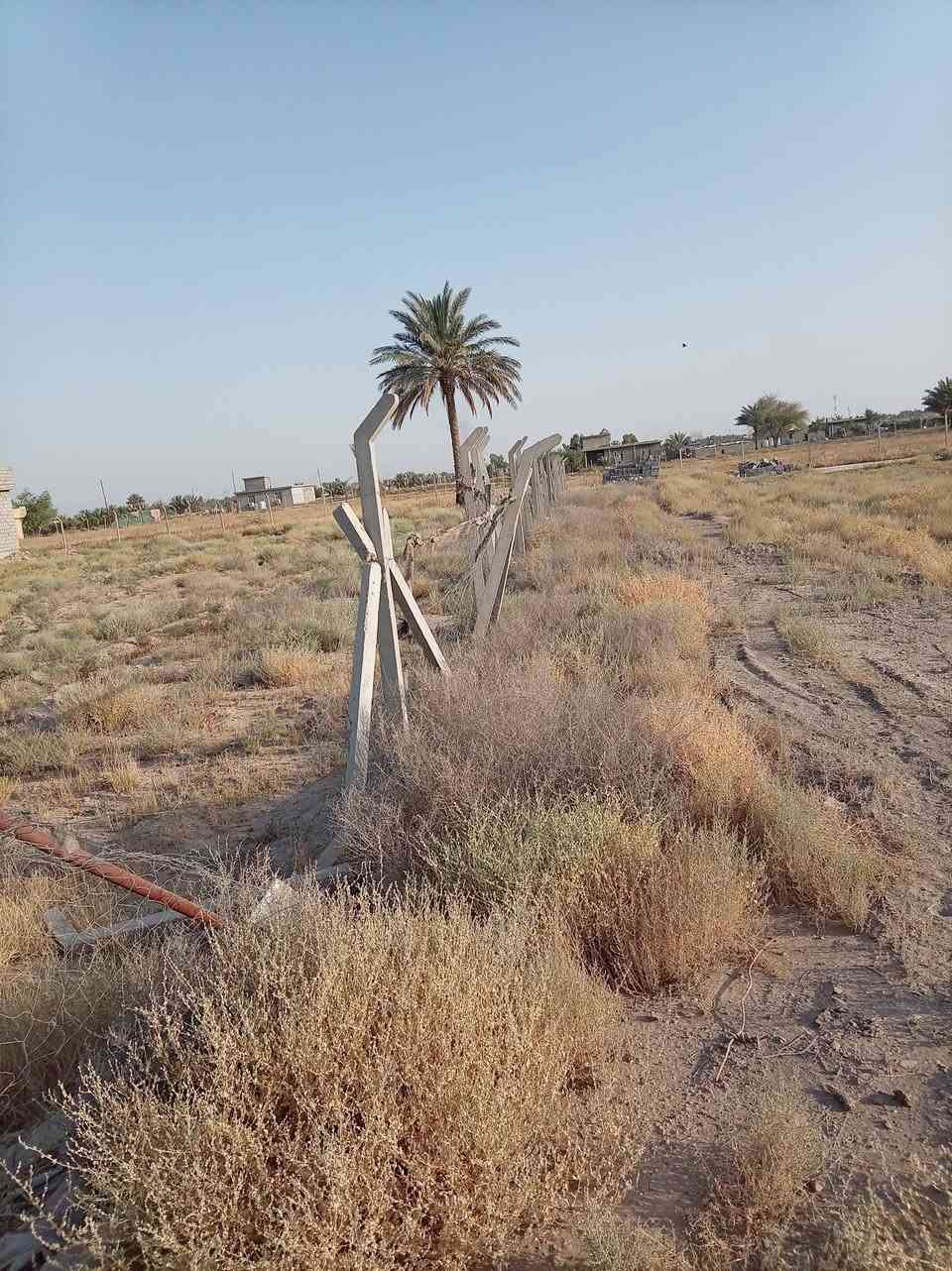 نصف دونم طابو سند ٢٥ في ابو غريب الحمدانيه الأولى السميلات قرب ثانوية الحدباء للبنين ***********
