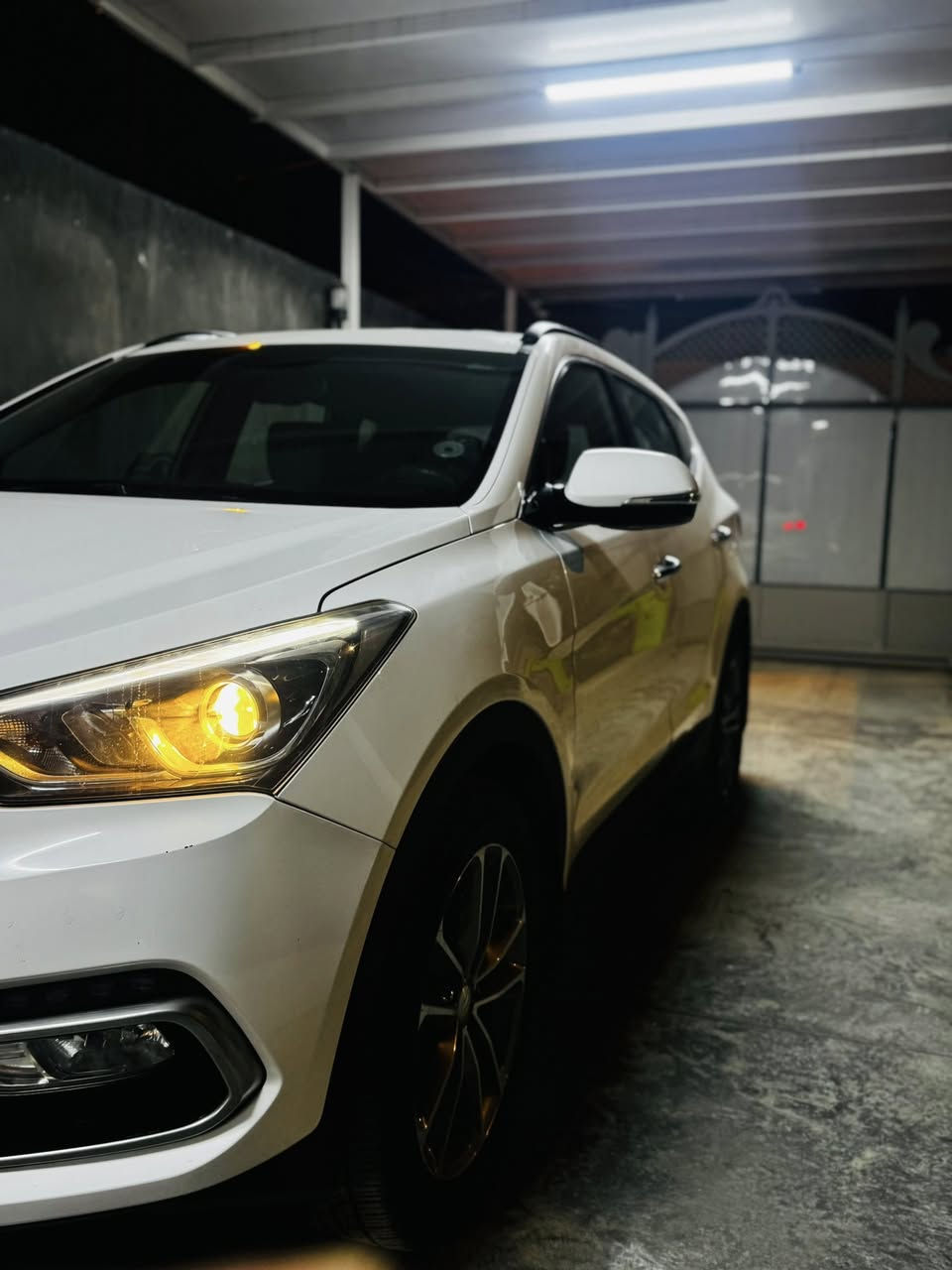 السلام عليكم من رخصه الادمن
سنتافي 2017 خليجي رقم بابل
بيها ربع الجاملغ موضح ب سونار
السياره جديده ماشيه 86 مواصفات معروفه
6 سلندر 
 7راكب 
3 قطع تبريد
مري شفط
ترحيب 
تشغيل عن بعد
بصمه 
كامره 
حساس امامي خلفي 
مكاني كربلاء 
السعر 190 وبيها مجال
للاستفسار *********** 
للبيع او مراوس
