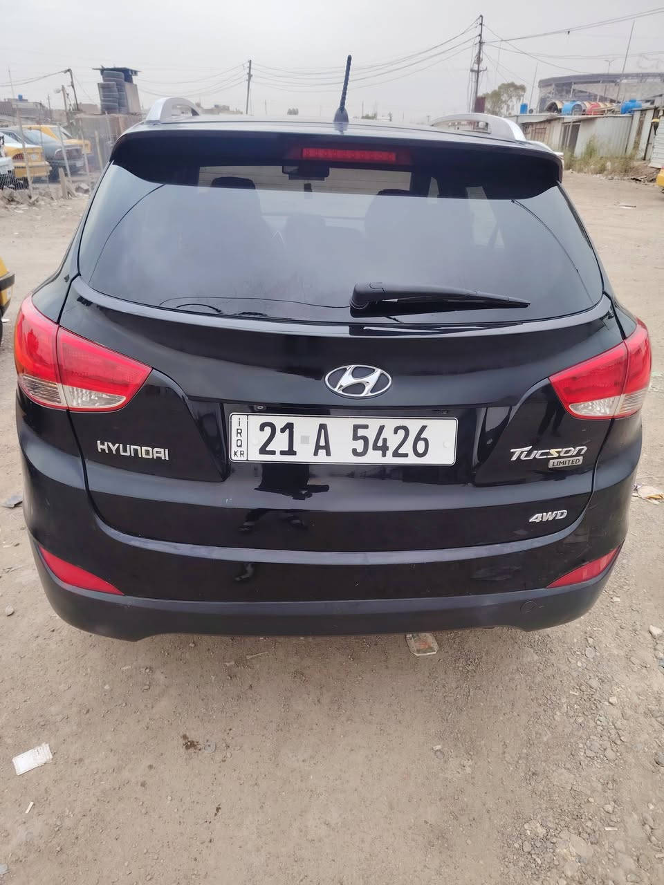 السلام عليكم من رخصة الادمنية توسان موديل 2010 كامل مواصفات .رقم شمالي مميز
. فول مواصفات
.بصمه
.فتحتين
.مري شفط
.كشنات كهرباء
.ماشية 144 حقيقي
.لون اسود
.مكان بغداد المدائن سلمان باك
.السعر 135 وبيها مجال انشالله
.كير مكينة خير من الله
هـ / *********** متوفر واتساب
