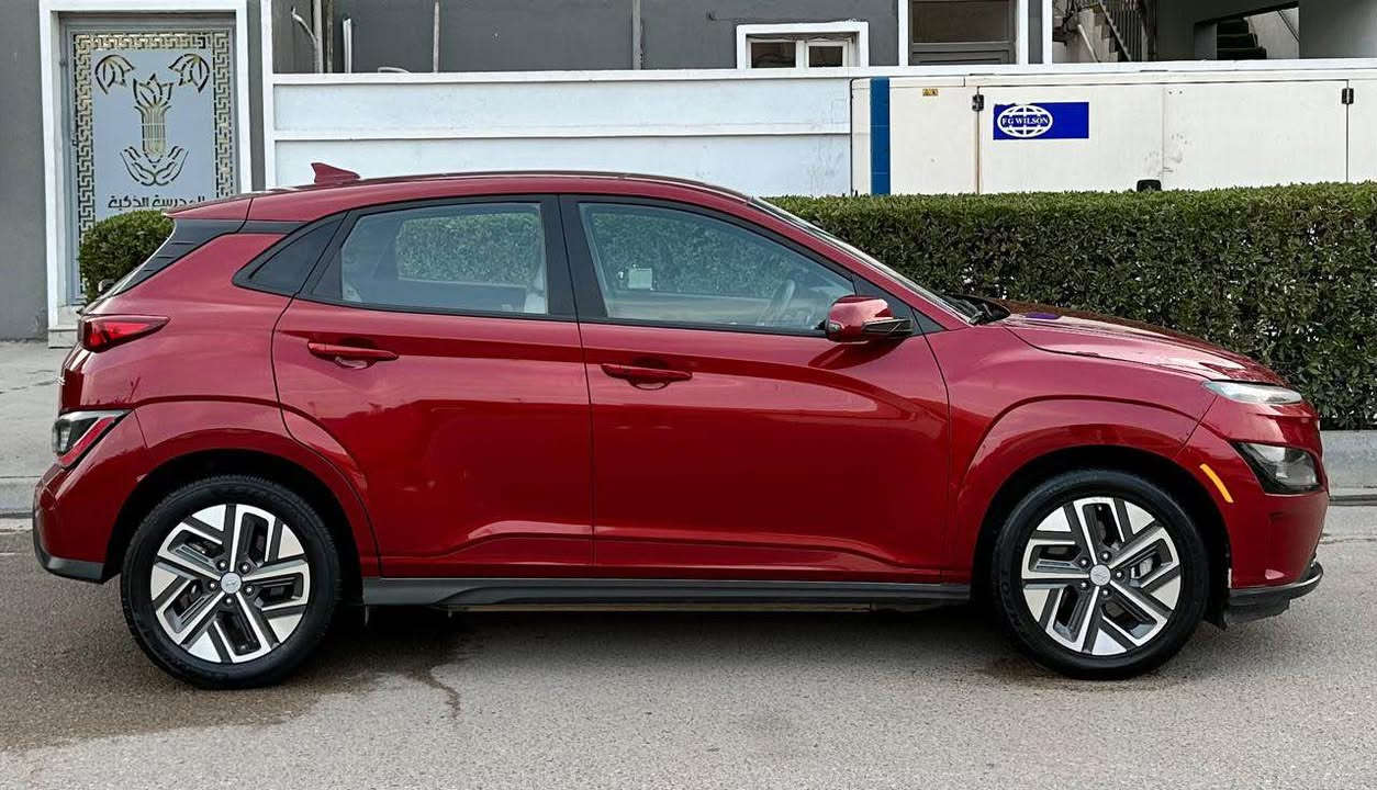 السلام عليكم 
هونداي كونا  2023 electric شحن كهرباء وارد امريكي حادثهة بنيد باردوجاملغ بارد السياره بدون صبغ فقط دعاميه السيارة فول عدا الفتحة ماشية 42 الف 
مكان السيارة بغداد العامرية 
السعر 148 وبيهة مجال بسيط 
*********** بغداد, العراق
