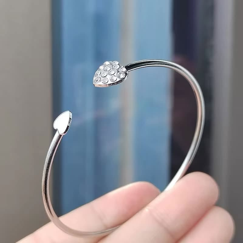 مجموعه اكسسوارات كله شي ان طلاء ثابت  وبيهم اكسسوارات اطفال  القطعه الف والي يريدهم كارتونه كامله احسبهن بسعر ٢٠ وتوصيل مجاني ❤️


**إذا كنت صاحب هذا الإعلان وتريد حذفه لأي سبب، رجاءا أرسل رسالة إلى الدعم الفني**