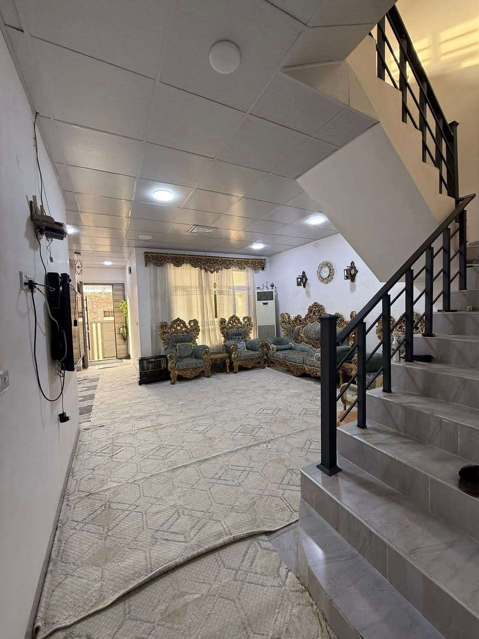 اعلان رقم (1836)📢📢📢
————————-
دار للبيع  150 متر طابو صرف 
فول سيراميك بناء حديث 
غرفة نوم عدد 3 مع هول استقبال مطبخ صحيات 
الموقع شورجة 
قرب مدرسة شورجة 
الموقع مميز 
سعر مناسب 
استفسار 
***********
***********
