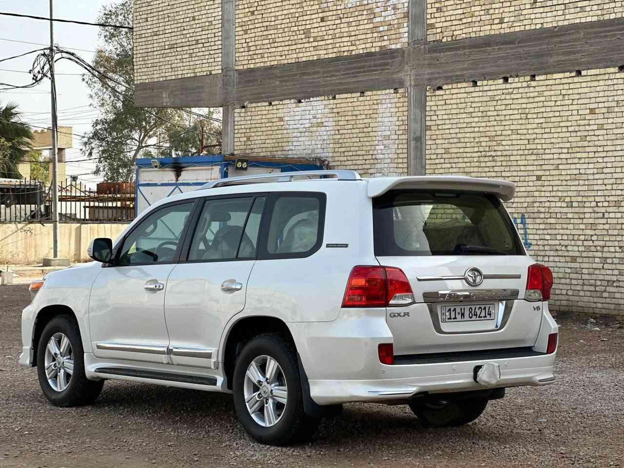 لاندكروز GXR موديل2014 بريميه 6V رقم بغداد دولي  بيه  بارد بل قبق الجنطه اصبعين بارد   باقي كفاله عامه من كلشي حداديه شرط نعومه فول تخم تاير سياره جديده كلش داخل نضيف كلش السعر 390 وبيه مجال عنوان الديوانيه  ***********
المواصفات 
فور ويل 
فتحة سقف
ثلاجه 
تبريد 3 قطع 
تبريد مركزي خلفي 
8 ايرباك 
طفايه
لايت زنون عالي ناصي
زراك لايت
مري شفط 
اشاير بل مري
داخل جلد
كشن كهرباء 3دكم
تحكم بلايت
شاشه 
كشاف زنون
مانع انزلاق
نضام تغريز
كامرات خلفيه اماميه
حساسات خلفيه
حساسات اماميه جانبيه
وبعد بيه هواي مواصفات
المسافه المقطوعه ٩٦ او مراوس حسب القناعة ديوانية, القادسية
