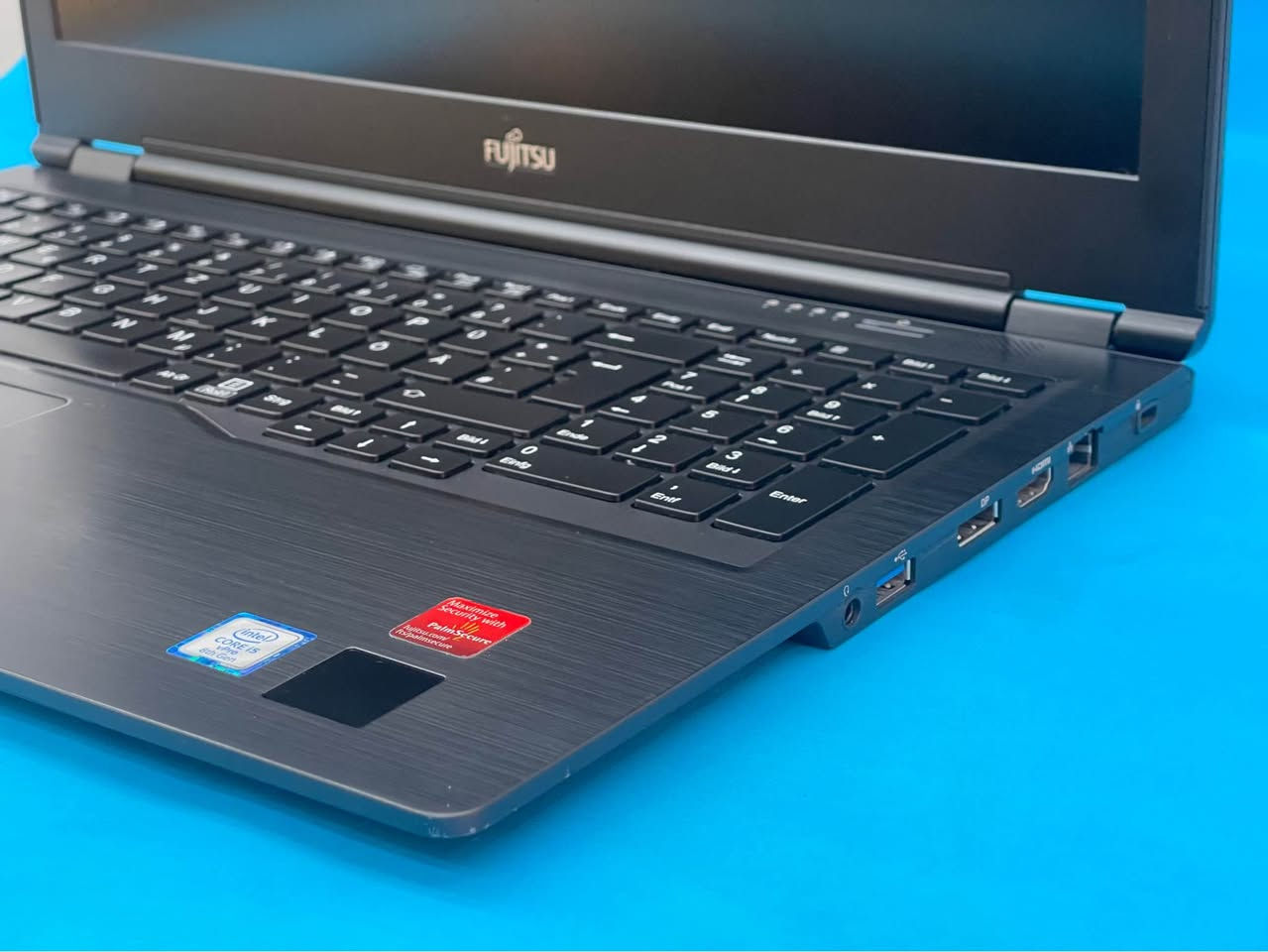 زۆر خاوێنە کەم بە کار هاتوە بۆ مامۆستا و قوتابی دەرەجە یەکە بۆ کار و باری رۆژانە زۆر باشە 
بۆ بەرنامەکانی وەک 

Word. Power point. Excel. Photoshop. Google 
تەنها ناتوانی کاری هەندەسی و گەیمی پێ بکەی باقی شتەکانی تر ئەتوانێ

Fujitsu LifeBook U759

Processor 

Intel Core i5 8365U 1.60GHz

Memory 

8 GB 2400 MHz

Storage 

MTF 256GB NVMe2 

Graphics 

Intel UHD graphics 620 4GB أربيل, العراق


**إذا كنت صاحب هذا الإعلان وتريد حذفه لأي سبب، رجاءا أرسل رسالة إلى الدعم الفني**