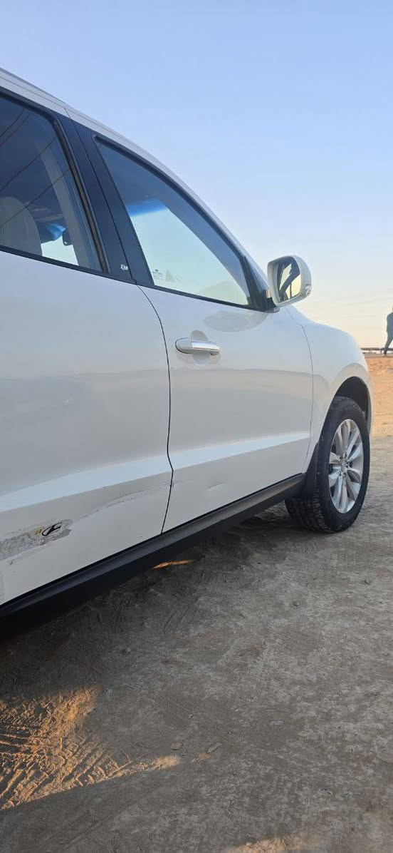 السلام عليكم 
هونداي سنتافي ٢٠١٠ خليجي رقم بغداد انكليزي بأسمي محرك ٢٤٠٠ مكفوله بيه سونار بالمنشور ٧راكب ٣قطع تبريد اشاير بالمري محرك وكير وحداديه كفاله وتبريد ثلج 
مكاني الديوانيه قضاء عفك 
السعر ١٤٥وبيه مجال بسيط 
رقمي ***********
        ***********
