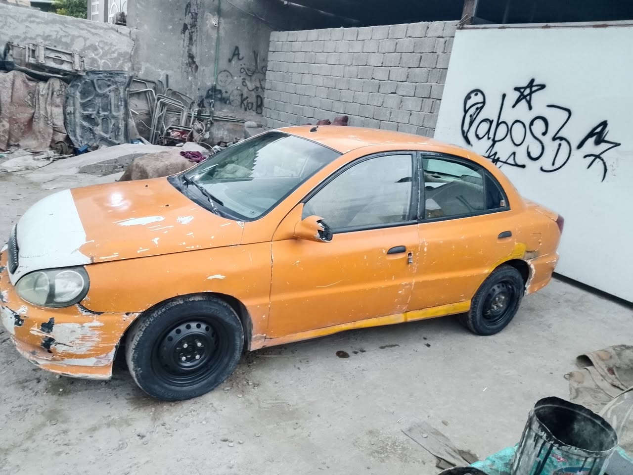 للبيع كيا ريو موديل 2003 رقم بغداد تحويل مباشر سياره جاهزه من كير مكينه تخم تاير خير  من الله حداديه نص عمر مكان سياره حله المركز السعر 18 ورقه الاتصال ***********
