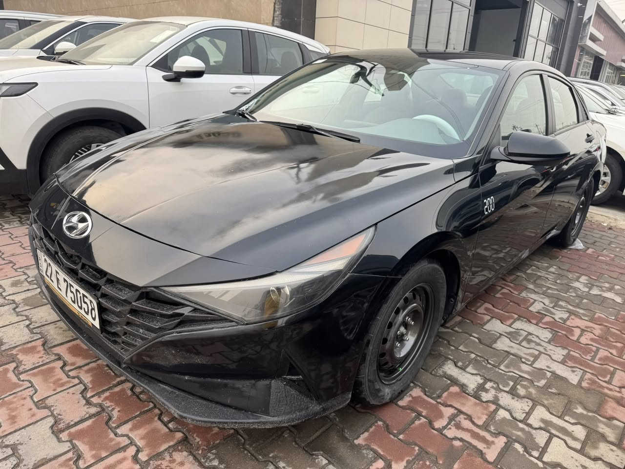 سلام عليكم
شعدك مراوس دزلي 
النترا موديل 21 بيه بس بنيد بدون ايرباك 
***********
