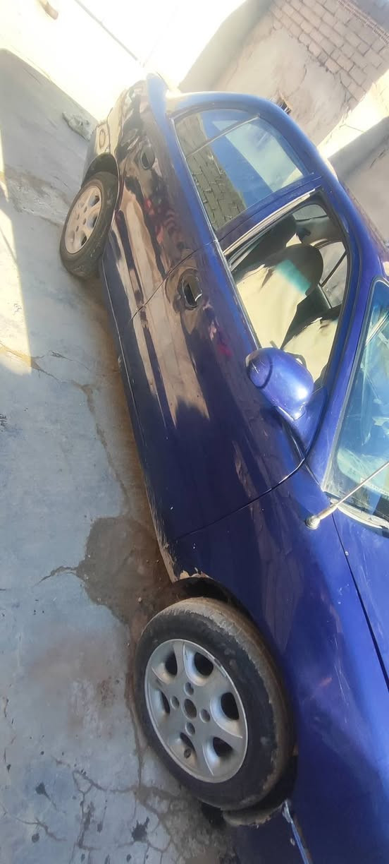 سياره اكسنت موديل 95نضيفه ومرتبه كير ومكينه وحداديه كهربايات كلها شغاله ونضيفه سنويتها ساقطه ***********
