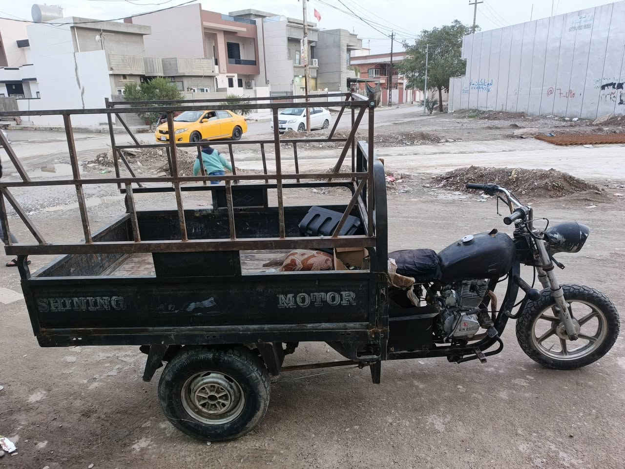 سلام وعليكم ستوته مال شغل موديل 2014 شاصي ركبه محرك اخرس هندر واحد كله بشرط تايرت 3جدد  السعر 500وبيها مجال مكاني واسطي ***********
