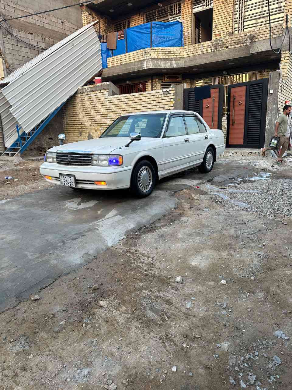 السلام عليكم للبيع كراون ارنب موديل 1994 بأسمي هزة جديده مكينه فيفتي 3000 بيه لاستيك ولف كير اكسل مكفول حداديه نص عمر مكفوله من الصبغ العام مكفوله من الكص ونقل الجثه والاصوليات والضربه ب٦٥ وبيه مجال ***********
