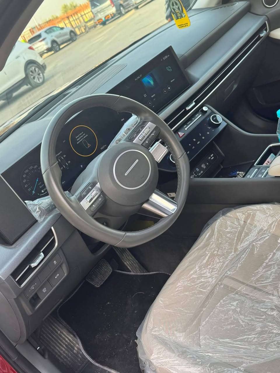 هيونداي سوناتا 2024 (امريكي) -شكل الجديد ملكة الفخامة
الون احمر طماطي
والأداء ! 🚗/ حادث شبر باجاملق الخلفي وراجع بارد بدون صبغ وباقي السياره كفاله 
رقـم بصره شهداء 
بدون ايرباك بدون تبديل
ماشيه 11ميل
​المحرك: 2.5  - أداء قوي واقتصادي جداً.
​ناقل الحركة: أوتوماتيك 8 سرعات مع خاصية التحكم 
​نظام القيادة:  (Eco, Comfort, Sport, Smart).
​ (فول مواصفات):
داخل ابيض
شفتات ستيرن
سايد بربك بصمه
صندوك ذكي +بصمه
كير تعليك 8نمر 
​: إضاءة Horizon المتصلة (LED)، رادارات أمامية وخلفية، فتحة سقف بانوراما واسعة، رينجات ألمنيوم قياس 18 إنش بتصميم مميز.
​: كشنات دفه تبريد شاشتين عملاقتين  (لوحة عدادات رقمية + شاشة ترفيه تدعم Apple CarPlay و Android Auto).
نظام ملاحة متطور، شاحن لاسلكي، 
ونظام صوتي Bose الفاخر.
​الأمان: نظام الحفاظ على المسار، رادار منع التصادم، نقطة عمياء، ومثبت سرعة ذكي (تفاعلي).
بعد هواي موصفات
​السعر المطلوب:(220) وبيه مجال 
الموقع: (البصره  )
​للتواصل والاستفسار:
📞 رقم الهاتف (***********)
