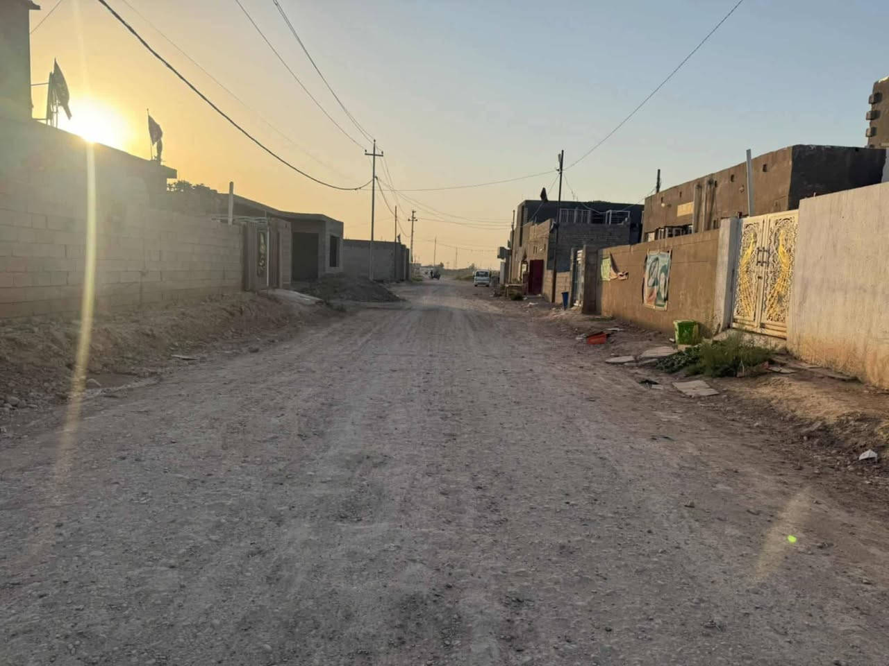 دار للبيع طابو زراعي سند 25 مساحه 135 شارع ساحه تشابيه يحتوي على غرفة وصاله ومطبخ وستغبال لاستفسار ***********
