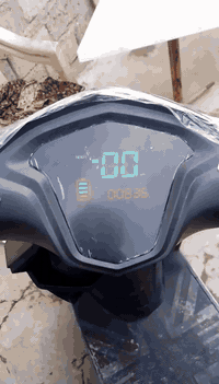 السلام عليكم ورحمة الله وبركاتة
ماطور سكنس للبيع ماطور النضافه98/100
بطاريات6 ليثيوم 
سرعه حقيقي 50
3نمر +مثبت سرعه+بك
غراضو كامله
السعر 700وبي مجال ويرهم معارضه بموبايل حديث الرقم***********
