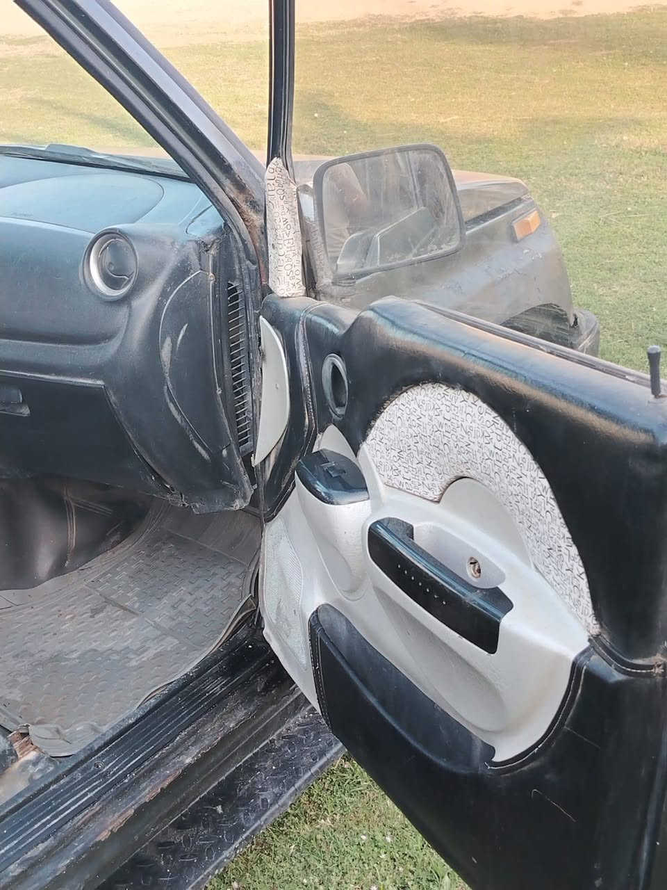 يا الله السلام عليكم ورحمة الله وبركاته 
للبيع سازوكي موديل 1992
سعر 27 ورقة 
رقم واسط مشروع وطني 
محرك كير مكفولت 
محرك ثري واي
مكاني واسط قضاء الحي 
‏‪***********‬‏ اتصل رجاء لا تراسل
