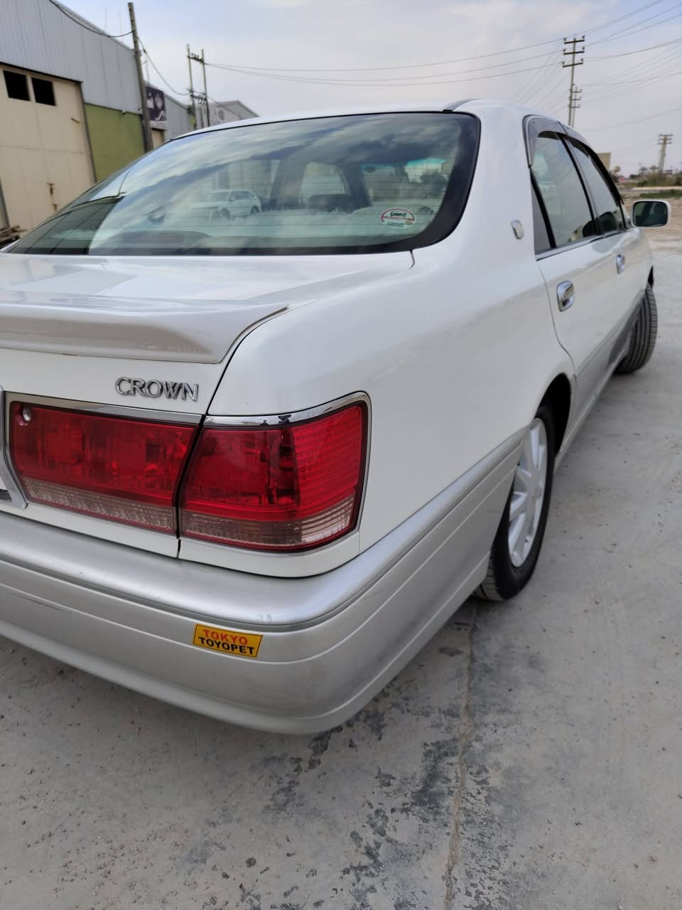 كراون ملكة لبيع موديل 2000
رقم كركوك دولي
 بسمي شرط تحويل 

مكفولة من كص والضربة بدون صبغ 
تحوير جوة نجف دشبول امارات
محرك D4 كبير شاصي 75
أربع دكم 
سيدي6 اقراص
أربع كشنات كهرباء 
ثلاجة خلفية 
تبريد قطعتين 
صدر امامي خلفي جديد
تخم تاير جديد
سعر 155بي مجال
 مكاني ديالى بعقوبة
***********
