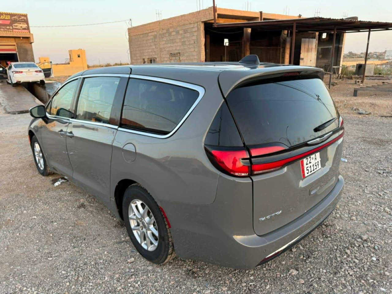 السلام عليكم 
كرايسلر باسفيكا 2023 
اللون اسمنتي
رقم اربيل اجرة 
ضرر جاملغ خلفي وباب سلايت 
صور الحادث بالمنشور  
سعرها 225 بيها مجال
ماشية 83 m
مكان السيارة الرمادي
رقم الشاصي
2c4rc1bg1pr534719
للتواصل :***********
***********
