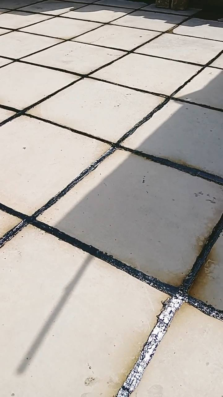 السلام عليكم اخوان تطبيك اشتايكر كرسته او عمل سعر المتر 16الف اعاده ماستك كرسته او عمل المتر بالفين ضمان المواد والعمل ***********
