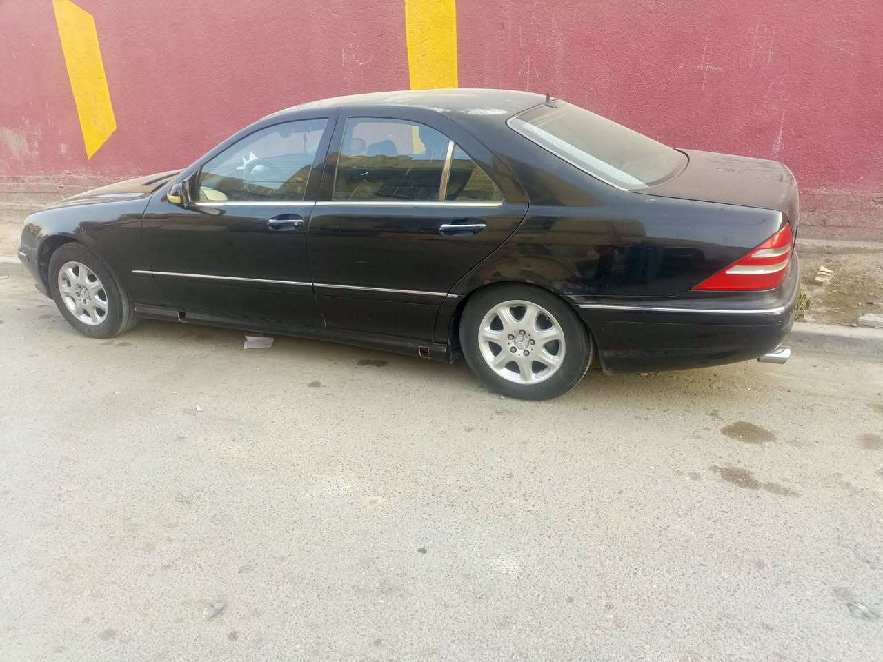 السلام عليكم    مارسدس غواصه للبيع فقط. موديل 99 رقم ذي قار سنويه بسمي تحويل ثاني يوم. مشروع وطني..
السنويه صاقطه. يعني اليخذه كبل الرقم الجديد.  محرك كير خير م̷ـــِْن •اللّـہ̣̥   غرفه نضيفه. صدر جديد السيارة علئ البلاد مامصبوغه بيه بس بنيد مصبوغ وارد ياباني.  وجراد بالقمارة واضح بالصور  وباقي التفاصيل معروفه. 320 غواصه. فتحه حساس امامي خلفي برده خلفي    العنوان بغداد. منطقه الحسينيه قرب مطعم. الامير.  والسعر83 او بيها مجال للطيبين. وهاذة رقمي*********** غير متواجد ع النت.   رقمي بي وت ساب واني حاضر. والي مايعجبه السعر. اكو هوايه والله يرزق الجميع والسونر موجود بالصو
