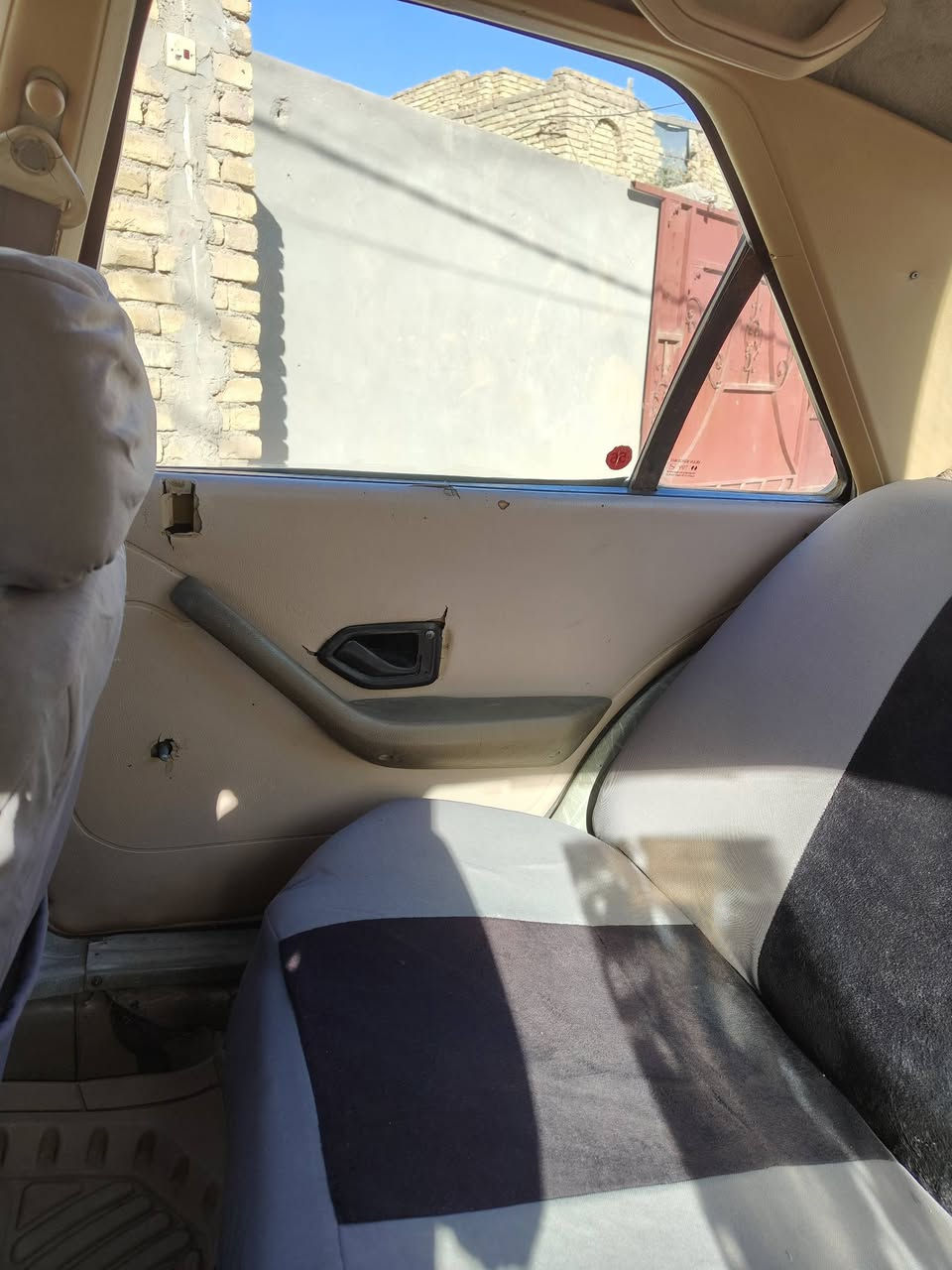 بيجو 405 موديل 10 رقم بغداد سنويه ل 29 بسمي تحويل مباشر السياره عوزها ترتيب السعر 27 بيها مجال بسيط 
مكان السياره واسط كوت اي استفسار الاتصال على الرقم ***********
