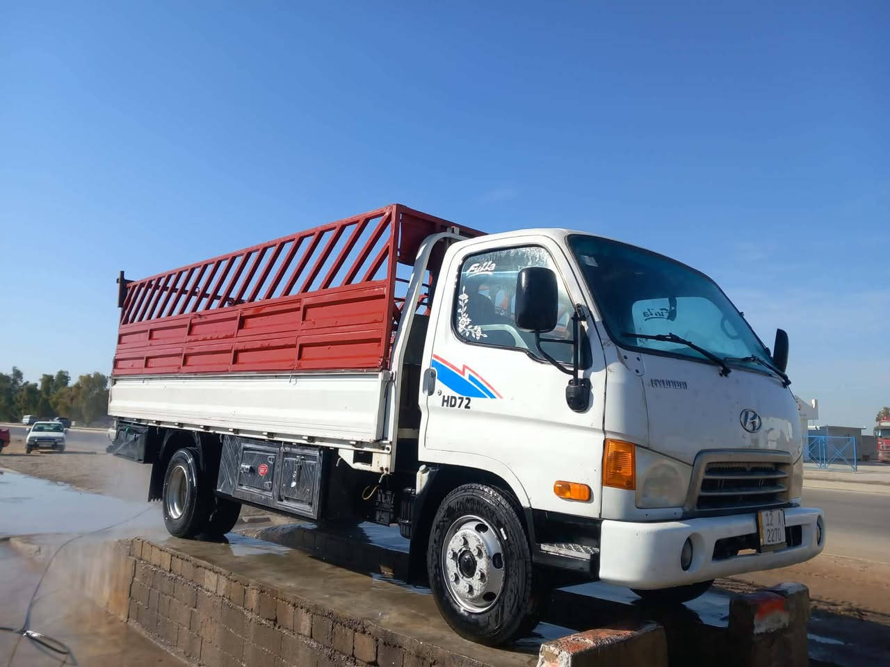 هوندياي HD72 البيع مويل 2010 مكينه سوبر شرط وكير وشاصي شرط سياره مكفوله كفاله عامه السياره بسمي. الطول 5 امتار  ***********.  السعر 150 وبيه مجال.  ***********.  مكلف بل نشر هاذ رقم صاحبه

