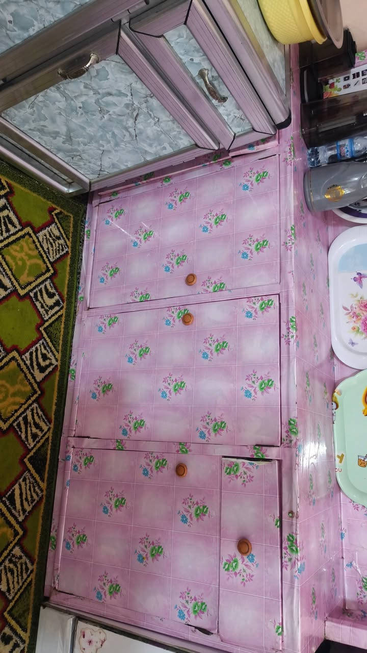 كاونتر حديد نظيف جدا السعر ٧٥ وبي مجال للاستفسار الاتصال  بالرقم  ***********
