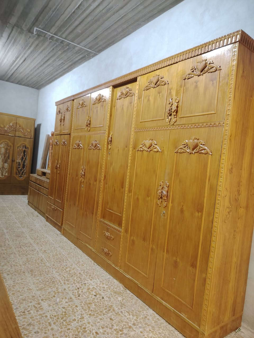 غرفه لبيع ٦٥٠الف وبيامجال***********
