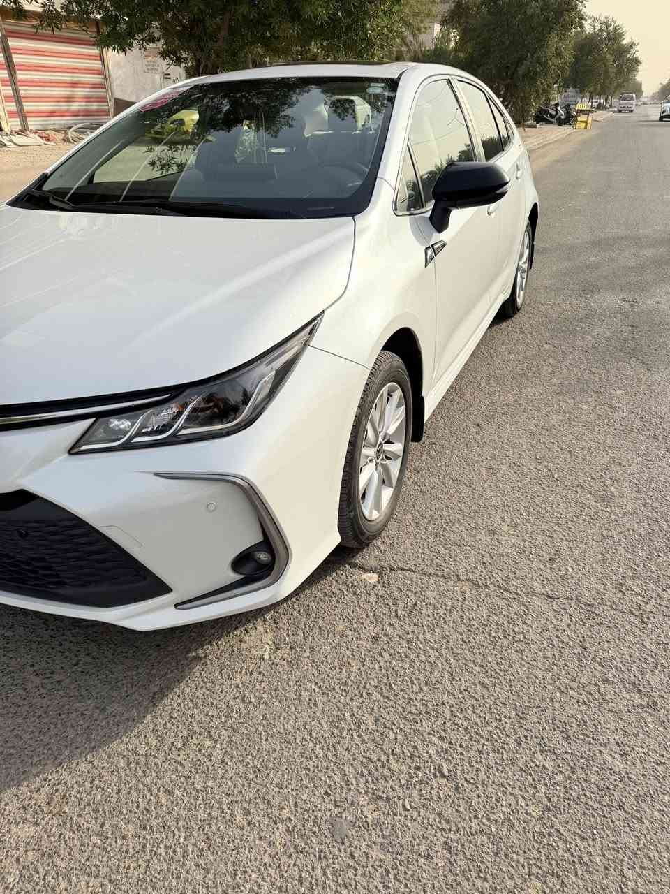 السلام عليكم
تويوتا كورلا 2025 خليجي 
شركه ساز SAS 
رقم اربيل

ماشية 37الف كم
فول مواصفات للاخير 1/1
فتحة سقف
حجم المكينة : 1800 بنزين فقط
بصمة تشغيل 
دخول ذكي 
تبريد قطعتين 
شاحن لاسلكي وايرلس 
تحكم ستيرن 
مثبت سرعة 
شاشة 
كاميرا خلفي
جنح خلفي بلادي 
حساس امامي خلفي 
ويلكب كروم 
مري شفط 
مري كروم اسود 
اشارة بالمري 
لايت لد 
صيانة مجانية 40 الف او سنتين

السعر 18500$ وبيه مجال بسيط

العنوان بغداد 

الاستفسار 
***********
***********
