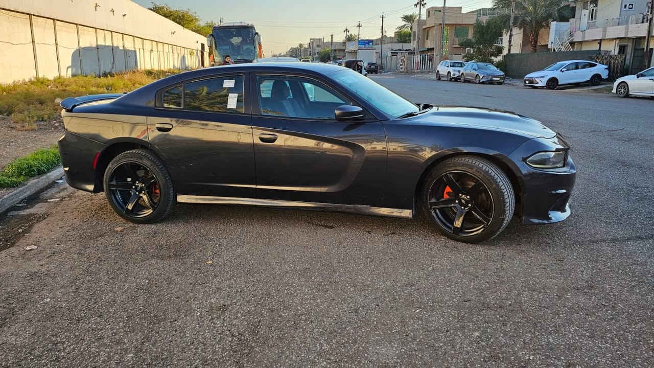 السلام عليكم 
للبيع جارجر 2019  SXT 💙
وارد امريكي 
محرك 6سلندر 3600
 بيها جاملغ امامي جهت السايق خشم الجاملغ صبغ والجاملغ جهت العبري بس بارد اربع اصابع وبنيد مبدل Rt 
السياره جاهزه صدر وحدادية وتبريد وتايرات 

ماشيه 90 الف ميل

السعر  186 $$$ بيها مجال بسيط 
للاستفسار اتصل ***********

مكاني بغداد حي علام شارع الرافدين
