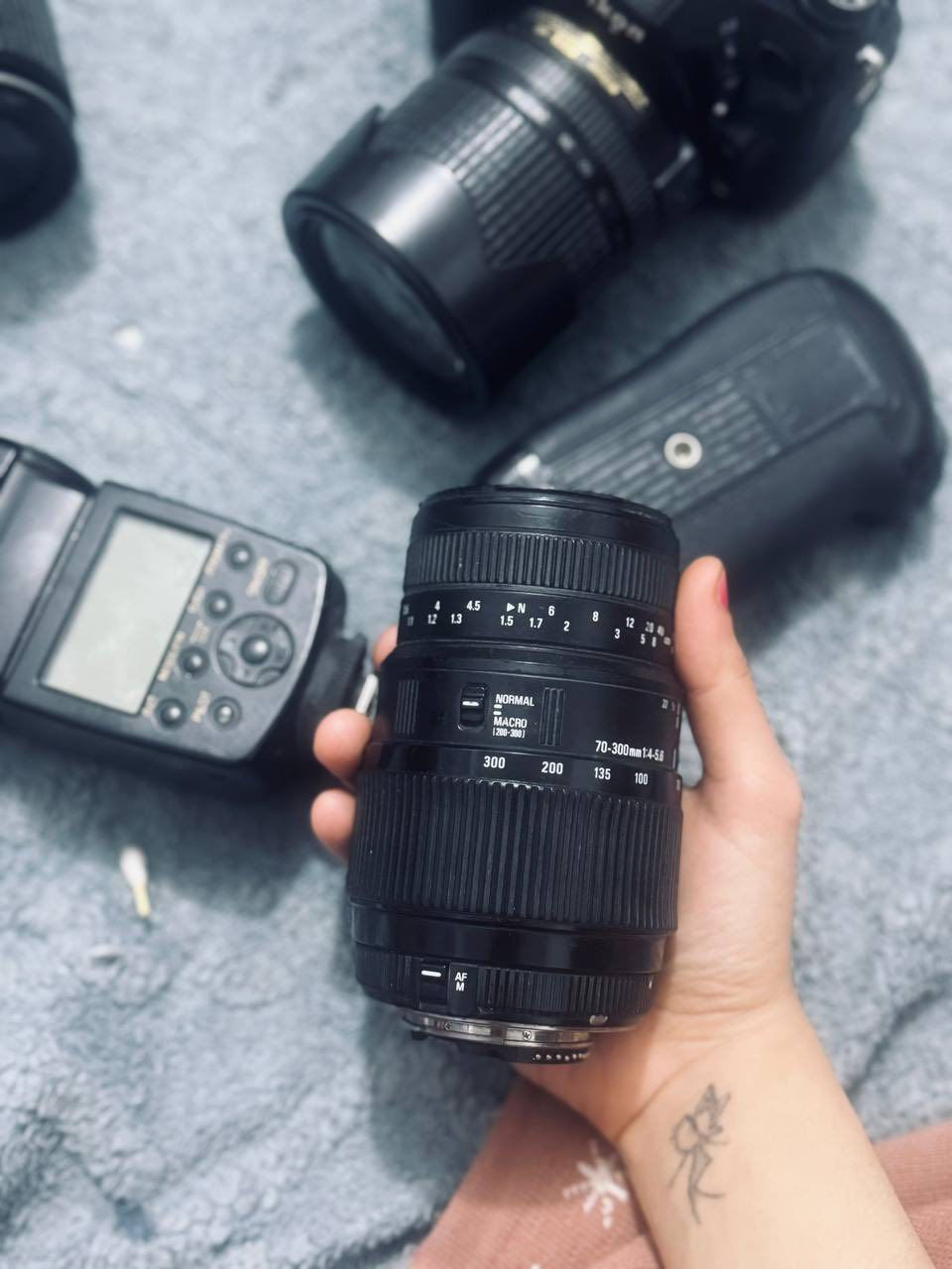 كاميرا نكيون 7100
نضيفه بسعر مناسب كلش
4 عدسات 
عدستين 18/105
عدسه 18/140
عدسه 70/300
مع فلاش 
وشاحنه 
وبطاريه 
وكريب
الي مشتري مني يعرف كاميراتي


**إذا كنت صاحب هذا الإعلان وتريد حذفه لأي سبب، رجاءا أرسل رسالة إلى الدعم الفني**