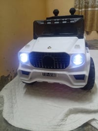 سياره اطفال شحن مستعمله قليل سعر 100 وبيها مجال 07709157734