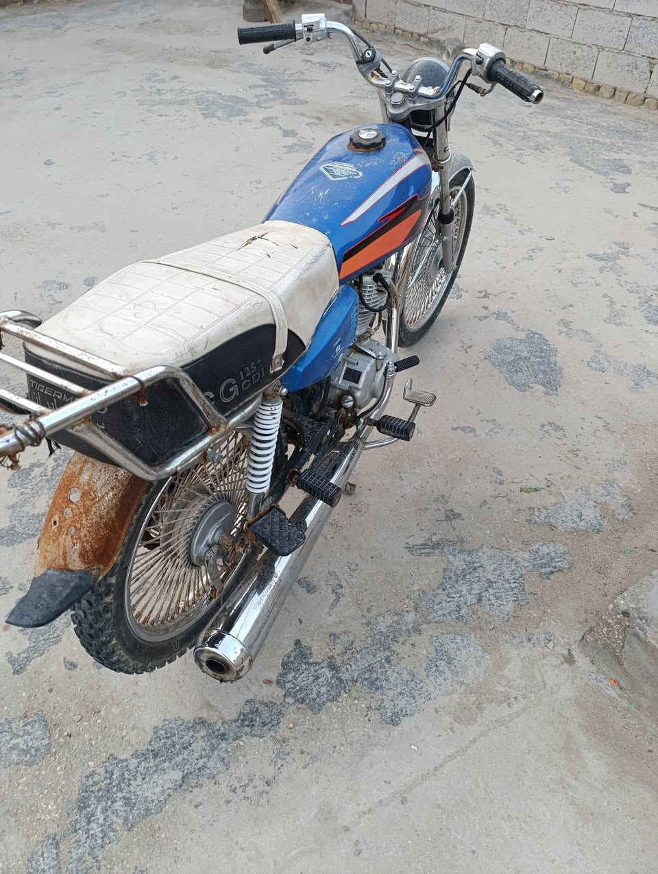 دراجه تايگر للبيع موديل ١٩ اوراق اصولي
محرك وشاصي شرط ونضافه شوفت عينك دراجه عوزه غسله سعره ٤٠٠ وبيه مجال هذا رقمي ***********
