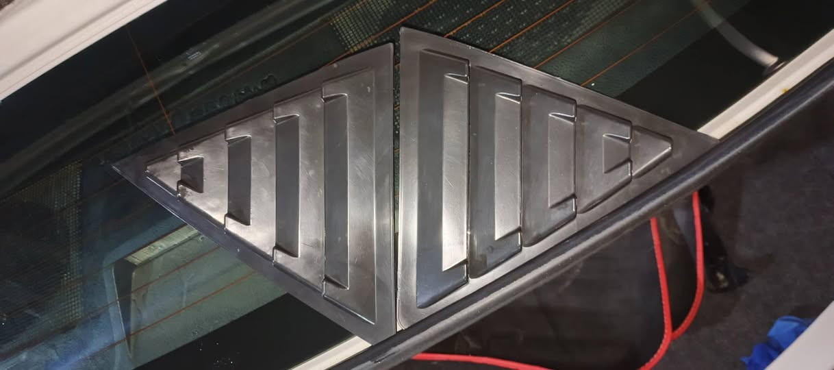 سلام عليكم إخوان غراض كورلا للبيع 2019
ملاحضه الغراض مشدودات فقط سبوع وفتحتهن 
زوج سكوبات مثلث جام خلفي 
تخم يدات أسود 
جي بي إس أسود عنوان كركوك قيم باليرضي الله وخذهن ***********
