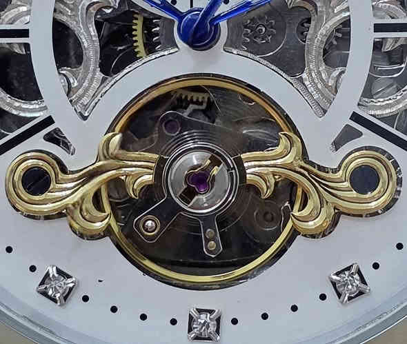 ساعة من العصر #الفيكتوري 
#باتيك_فيليب
#مستعمل بعدها بحالة المصنع
شمسي قمري حقيقي 
مع العلبة #الأصلية الكبيرة الساعة 
تفاصيل أكثر على الخاص او واتساب ***********
