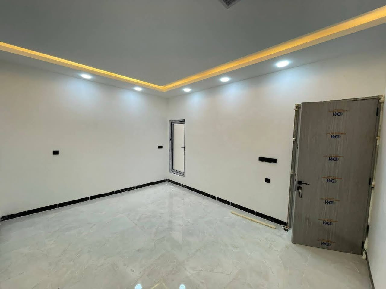 🔷 دار للبيع في حي #الاخاء 🔷
الموقع : حي الاخاء قرب الكنيسة
مساحة الدار : 100 متر واجهة 5 متر
تسليم #الدار فوري
سند طابو ملك صرف شرط التحويل
شارع تبليط 15 #متر

🏠 تفاصيل الدار : 
الطابق الاول : غرفة نوم وهول ومطبخ واستقبال وصحيات وكراج
الطابق الثاني : ثلاثة غرف نوم  ، وصحيات
________________________________________________

للاستفسار الاتصال بالرقم :
***********
***********
مكتب بيت الحضارة للعقار سايدين حي الوحدة قرب مول سانكو 2
