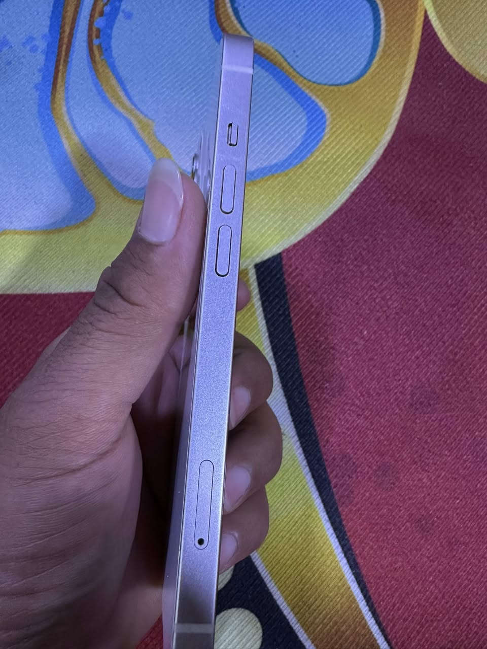 السلام عليكم . ايفون13عادي نموذج mالسعر 350وبيه مجال قليل #للبيع او المراوس
شاشه مبدله اصليه مال تفصيخ بيها كسر بالكلاسه ماكو تأثير اقد على المس . ذاكره 128بطاريه اصليه مامبدله 80 
متواجد فيس و واتساب ***********
