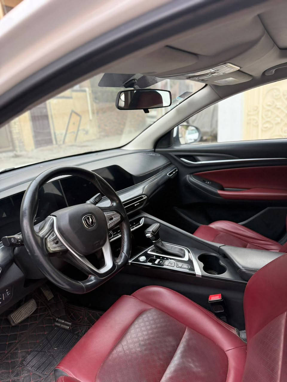 شانجان ايدو بلاس S اعلى فئة موديل 22 السيارة فووول مواصفات (3 أنظمة قيادة عادي وسبورت وايكو )(كامرات محيطيه )(بانوراما)ويل كب (بصمة)(مري شفط كشنات جلد )السيارة بأسمنا بغداد الدولي حره السيارة بيها صبغ بنيد وبيها وبارد بالباب الخلفية سونار بلصور السعر 115 بي مجال مكاني بغداد الشعب حي التجار *********** مكلف بالنشر
