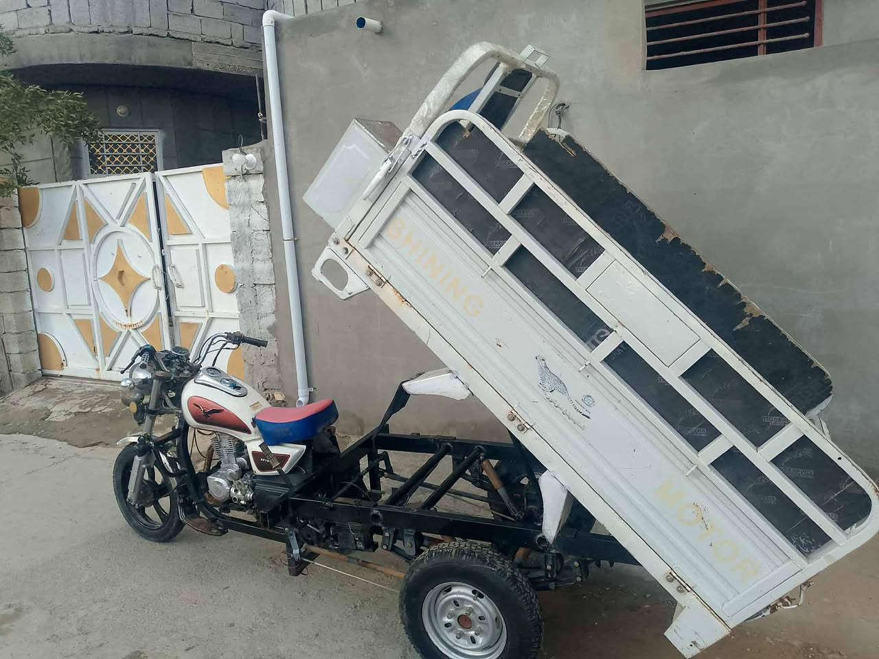 سلام عليكم ستوتة ام الطير للبيع موديل2021 مكفولة كفالة عامة رقم وسنوية تحويل مباشر بأسم المشتري رقم انكليزي كهربائيات كلهة شغالة ستوتة مناقصهة كلشي بوجهك لشارع مكينة ناعمة تايرات قبل كم يوم شديتهن السعر ٢٥٠٠ بيه مجال قليل مكاني شهربان جسر مهروت ***********اتصال خاص ماارد
