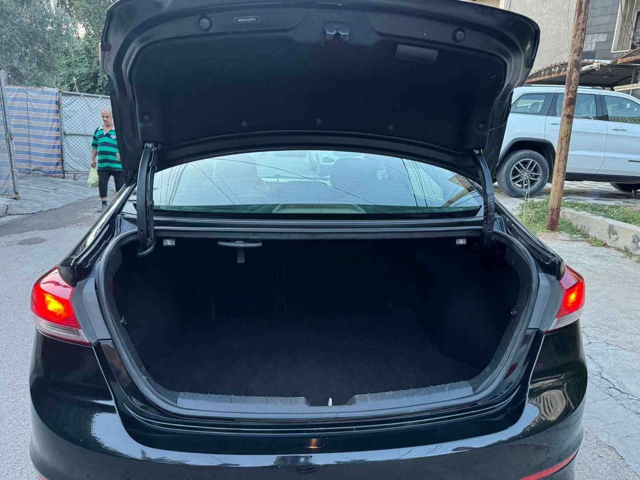 السلام عليكم الانترا موديل 18 وارد امريكي بغداد باسمي السيارة ليبل واحد فقط البنيد حادث امريكا بسيط السيارة بدون صبغ فقط البنيد مكاني الدورة أبو دشير ب120 وبيها مجال 
*********** بغداد, العراق
