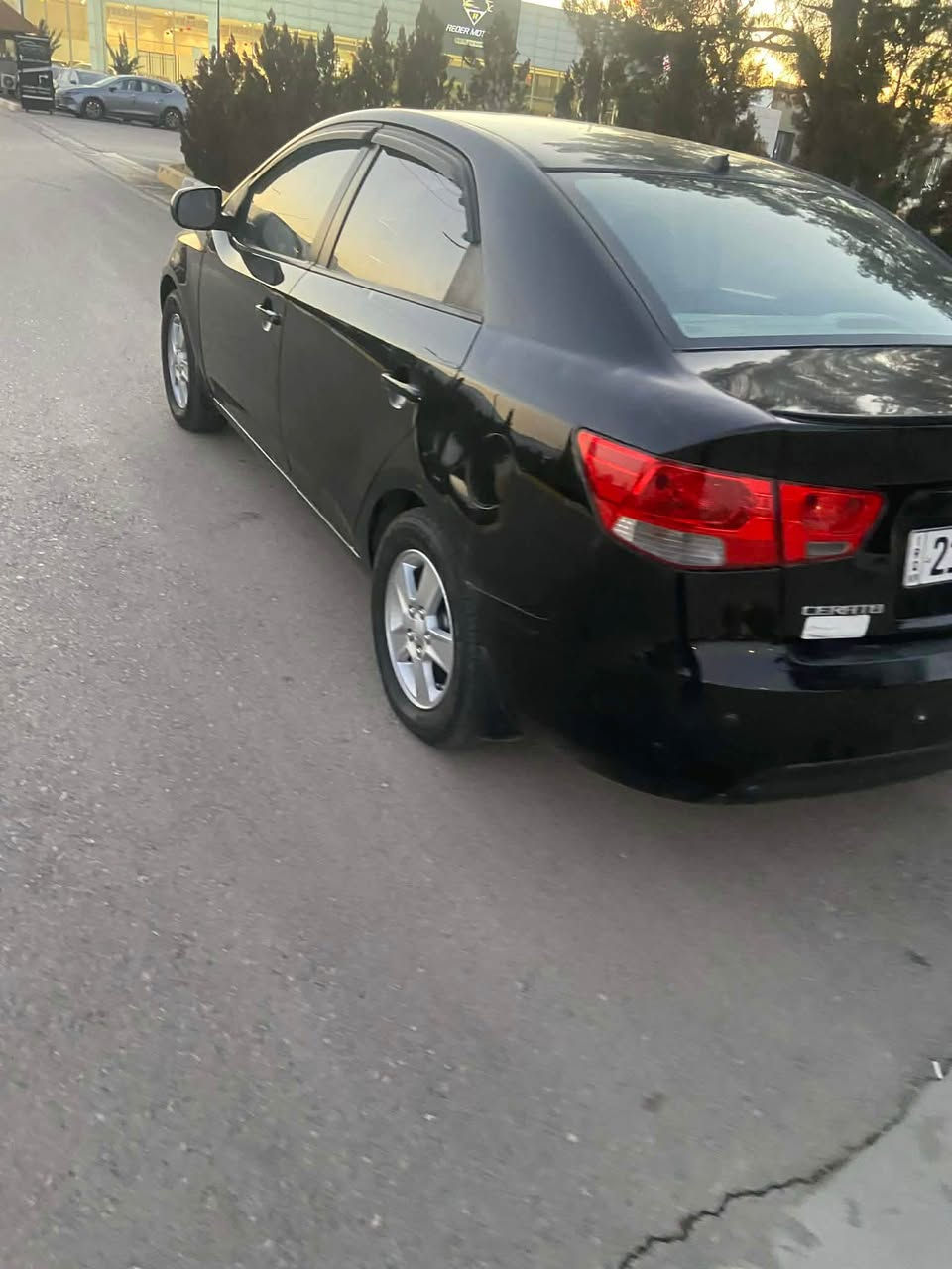 سيراتو موديل ٢٠١٢ بى بوياخ كه ميك ساردى هه يه خليجى ره قه م و سه نه وى تازه يه به ناوى خومانه وه يه گير عادى   فول عاديه جاميشى عادييه  گيرو مه كيه ى به شه رت  نرخى ٧٨ گه لا  و كه ميك معامه له له سايمانيم ژ م *********** شربازهير, السليمانية
