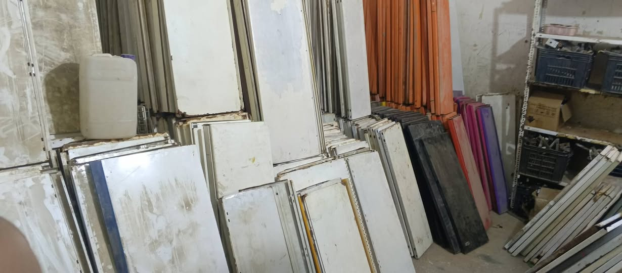 للبيع رفوف الاتصال *********** وتساب العماره ميسان
