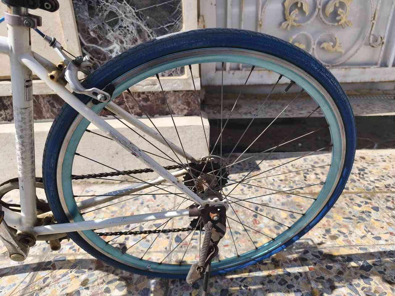 للبيع C700
مختم بكل مكان FILA ماركة 
سستم الدراجة شيمانو
الدراجة جاهزة بدون اي نقص
ويالة المنيوم طبقتين
الحجم ٢٨
M ارتفاع الفريم
السعر ٩٥ و بي مجال
مكان بغداد للاستفسار خاص


**إذا كنت صاحب هذا الإعلان وتريد حذفه لأي سبب، رجاءا أرسل رسالة إلى الدعم الفني**