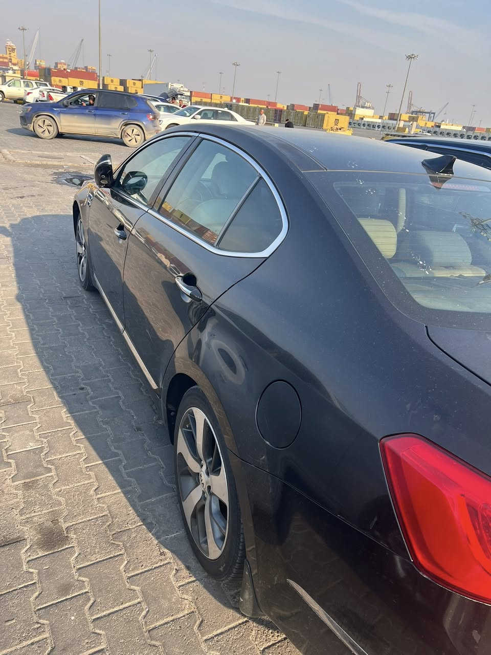 كيا كادنزا خليجي 2018 للبيع فقط انا مكلف الاستفسار على رقم صاحب سياره ***********
