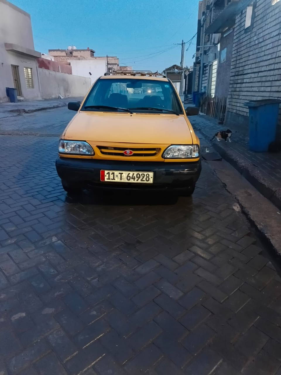 السلام عليكم سايبه مديل 2017 مبدل بيها جاملغ وباب ونفس الجاملغ الي مبدل يرادله تبديل لانو مال تفصيخ وتعبان  السياره بيها نواقص خفيفه بس تبدل الجاملغ وتحطلها ترايش بيبان 
وبوجهك للشارع مكينه بدايت خيط تبخير وبيها فطر ب البراكيت سعر 35 وبيها مجال حك الجيه وبخدمتكم 
رقم الهاتف ***********
