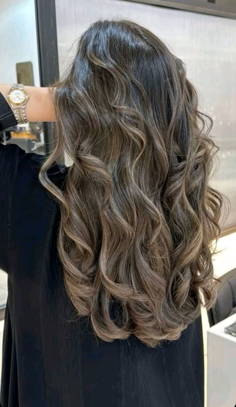 #عروض_تهز_الكاع
🎄بمناسبة رأس السنة🎄
🎇🎈🧨🎁🎆🎇✨
سويتلكم عرض يجنن لمدة اسبوع 
اوقات الدوام من الساعه 10صباحا لغايه 8 ليلا 
الافضل الحجز قبل الحضور 

1_ قص شعر 10الاف 
2 _قص +تريتمنت معالج مرمم 15 الاف 
3_حف الوجه ب الخيط 10لاف 
4_ واكس للوجه + خيط ب15 الف
5_ تنضيف بشره بجهاز البخار حار وبارد وإزالة الرؤوس السوداء
والدهون 20 الف
5_تنضيف عادي 10الف
نجي للشعر 
1 _تجذير للشعر فقط 15 الاف 
2_ صبغ شعر القصير 25 
3_ صبغ شعر وسط 30
4_ صبغ للشعر الطويل 40 
5_ ميش كذله وزلف فقط 20 
6 _ميش للشعر القصير 35 
7_ ميش للشعر المتوسط 45
8_ ميش للشعر الطويل 65
📌 العنوان
💒كربلاء حي الحر قرب مجمع ليمونة الأول
💇#مركز_ايليانا_للحلاقة_والتجميل
للحجز والاتصال
📲***********
☎️***********