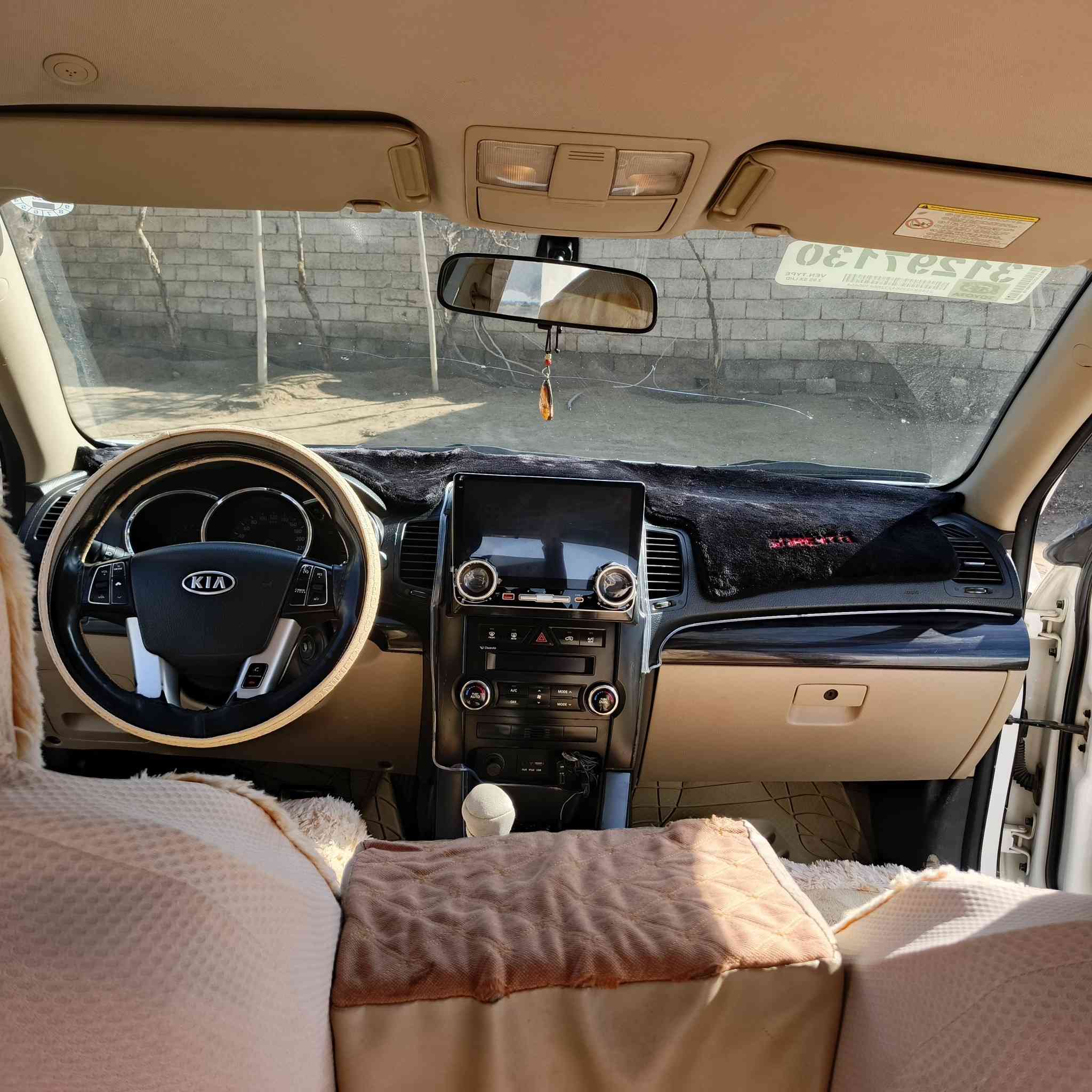 السلام عليكم كيه سورنتو 13 /7راكب موصفاتها معروفه محرك 4 السعر 160وبيها مجال السونار مالها موجود بل صور رقم الهاتف ***********
