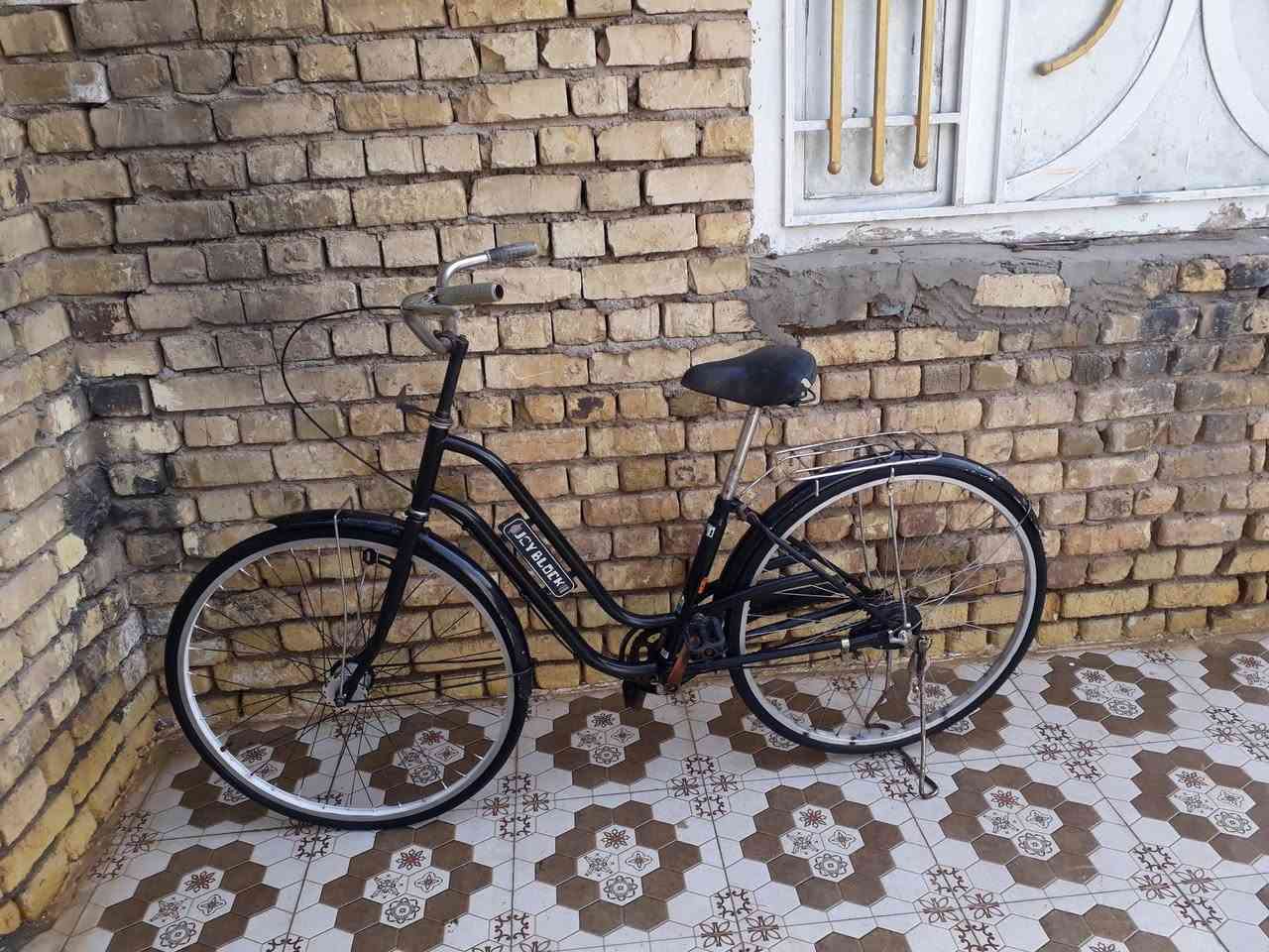 السلام عليكم بايسكل كلاسيك حجم ٢٧ كلشي ماعوزة السعر خاص رقمي *********** متواجد واتساب
