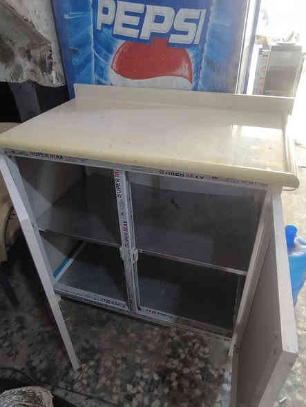 كاونتر ارضي مرمر السعر 115 مستخدم قليل كربلاء نهاية الجاير حي الشرطة معرض الفرقان للاثاث المستعمل واتساب ***********
