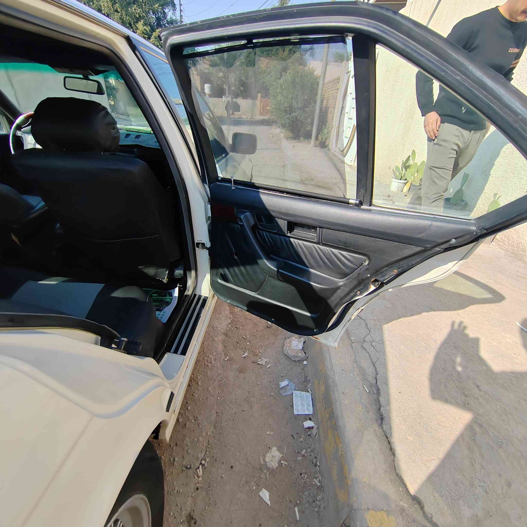 السلام عليكم بي ام ٥٢٥ اصل السياره جديده بمعنى الكلمة السعر ٦٠ وبيه مجال قليل للاستفسار الاتصال على الرقم *********** العنوان كربلاء بسمنه
